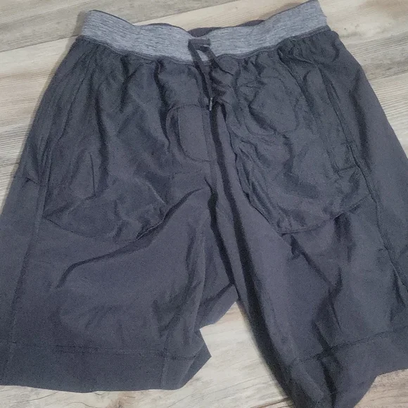 Lululemon Mens Running Short Black Medium - Picture 8 of 8